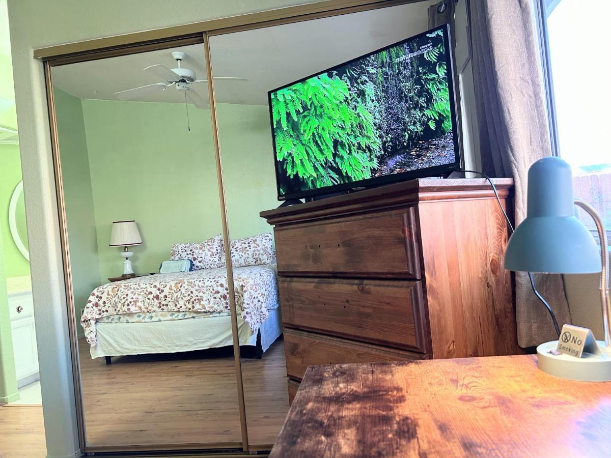 Vineyard Vista Suite With Tv And Private Bathroom Hemet Kültér fotó